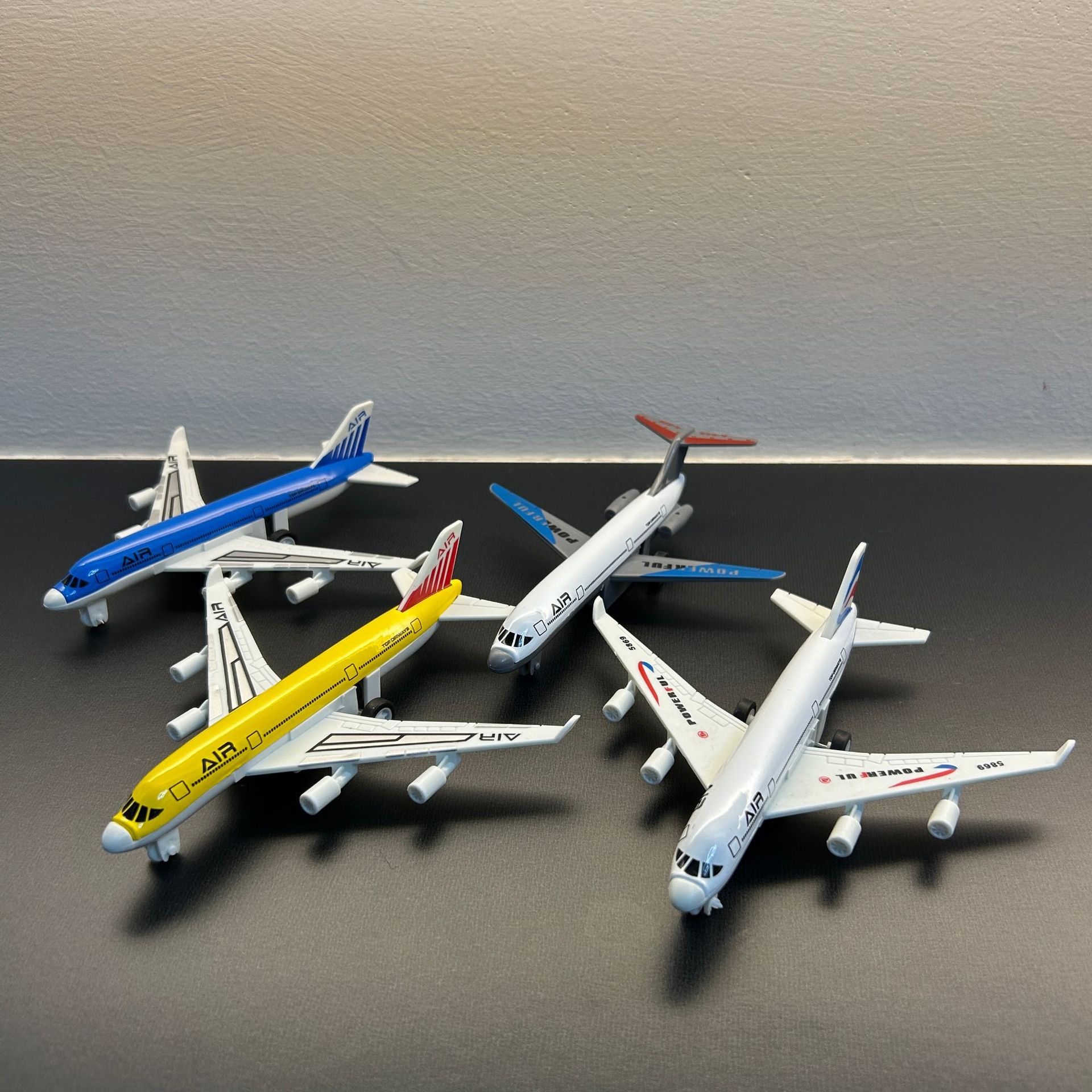 Modèle d'avion miniature en al - Model Airplane Plastic avis et prix